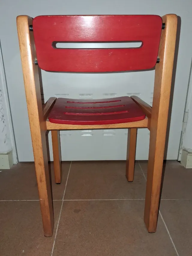 Silla infantil madera roja