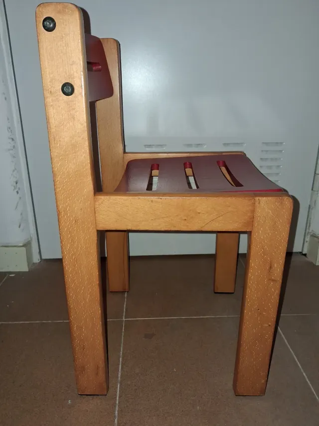Silla infantil madera roja