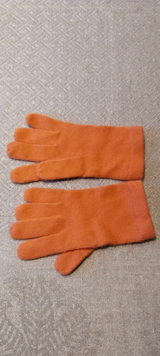 Guantes de punto naranjas