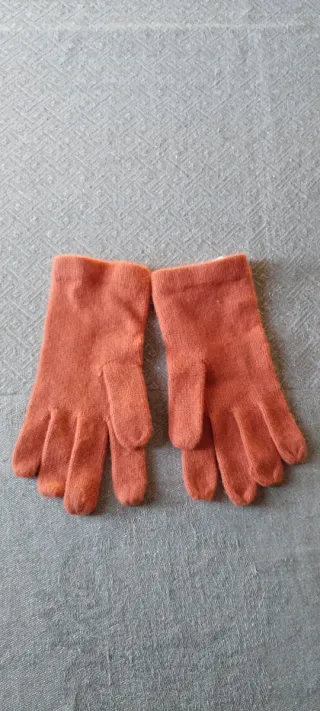 Guantes de punto naranjas
