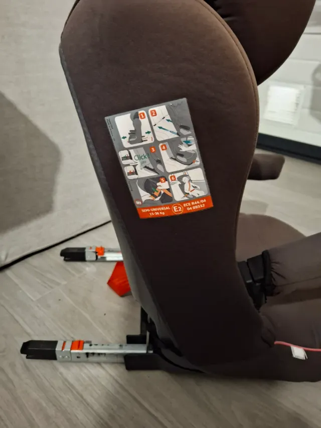 Silla coche Isofix marrón y rosa