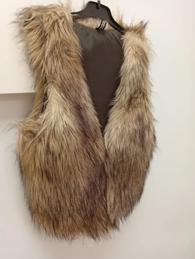 CHALECO PELITOS‼️DE H&M T.36 NUEVO‼️