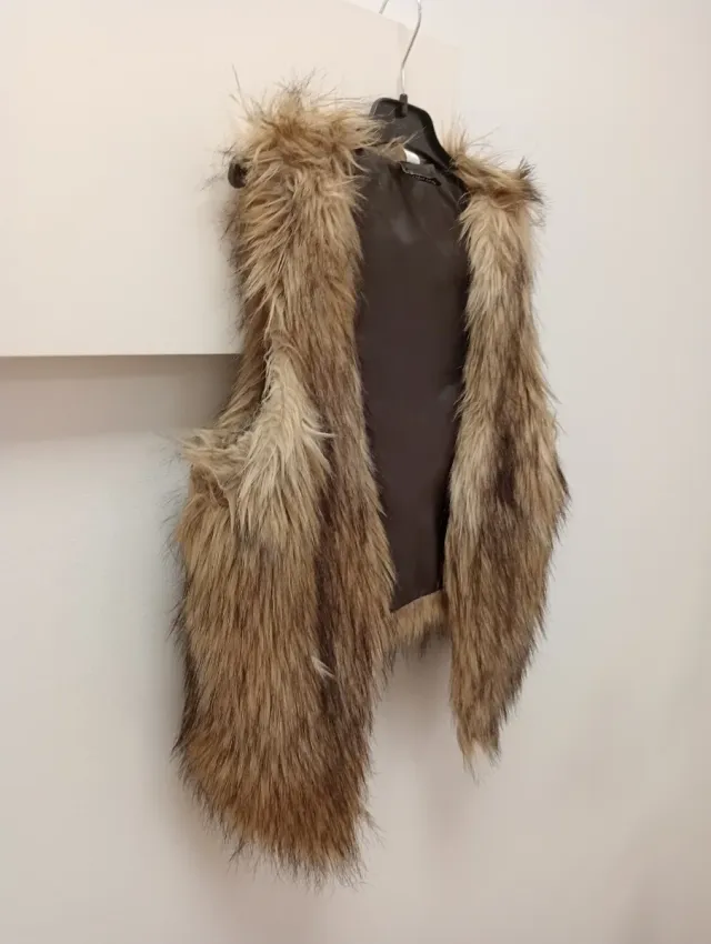 CHALECO PELITOS‼️DE H&M T.36 NUEVO‼️