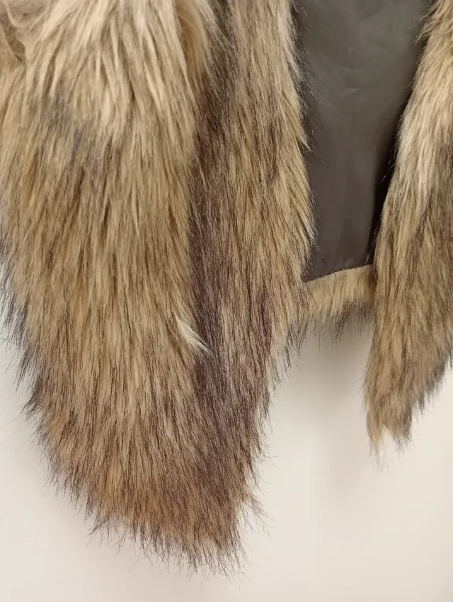 CHALECO PELITOS‼️DE H&M T.36 NUEVO‼️