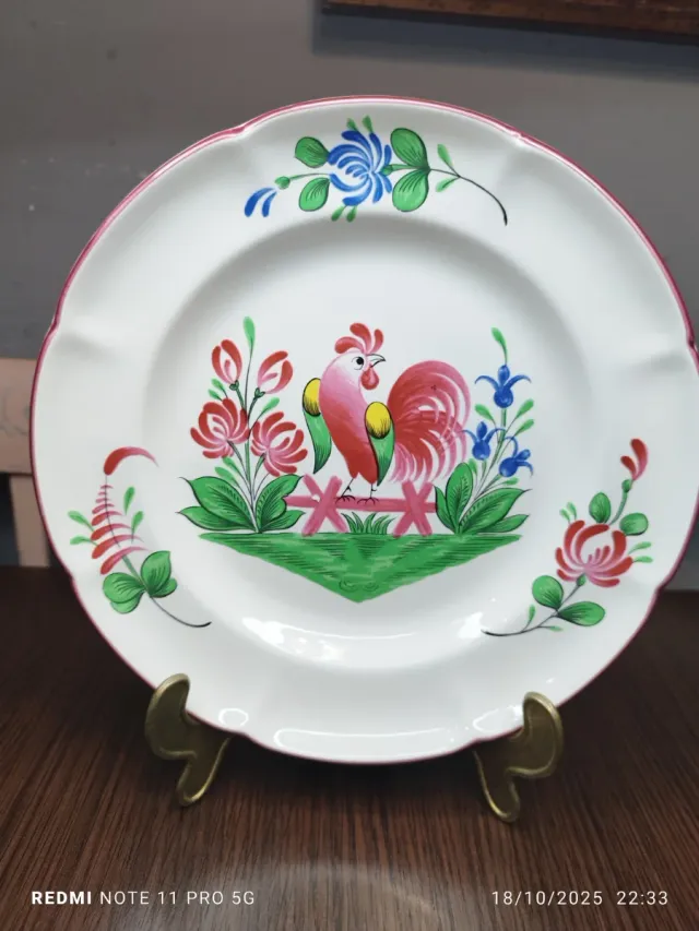 Prato de porcelana francesa vintage com galinha