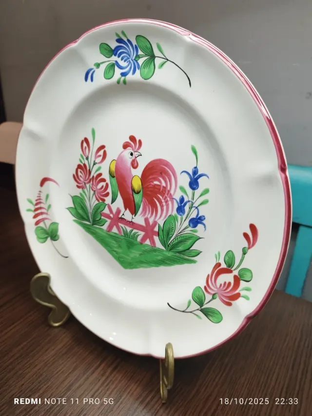 Prato de porcelana francesa vintage com galinha