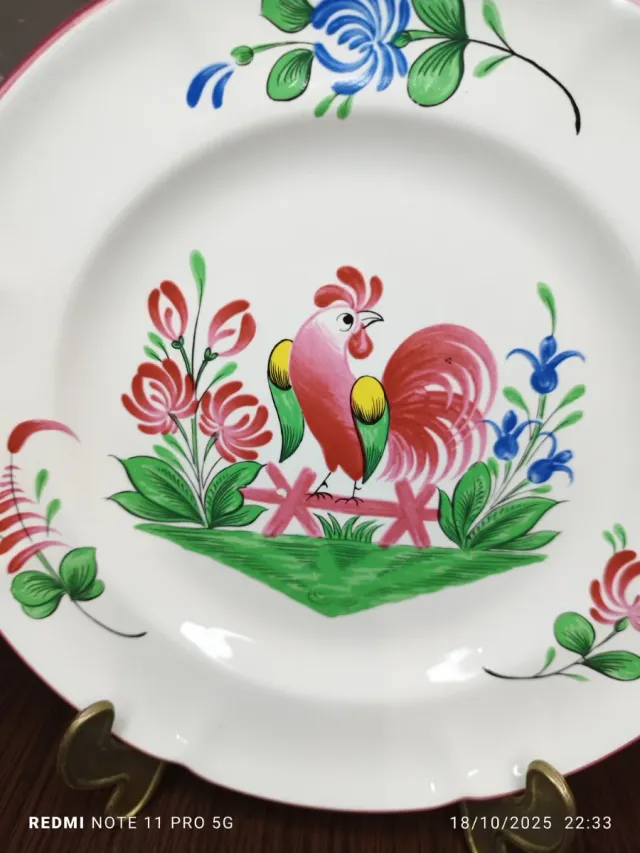 Prato de porcelana francesa vintage com galinha
