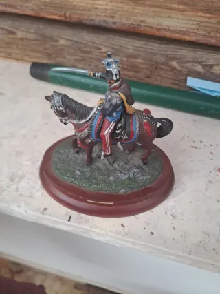 Soldatino a cavallo con sciabola
