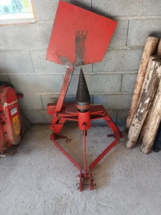 Tronzador de leña cónico