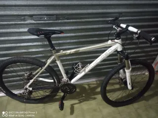 Bicicleta Rockrider 8.2