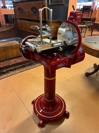 bellissima affettatrice antica a volano