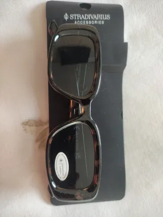 Gafas de sol Stradivarius negras y marrones