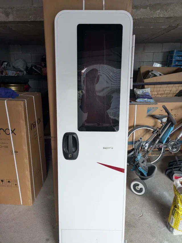 Puerta Autocaravana McLouis