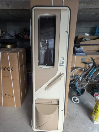 Puerta Autocaravana McLouis