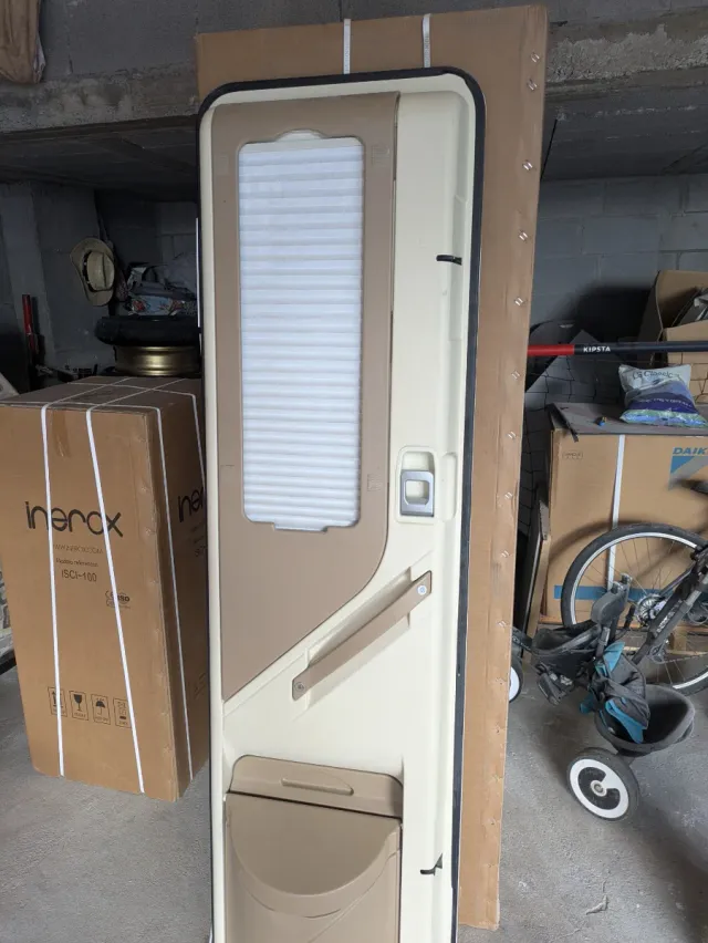 Puerta Autocaravana McLouis