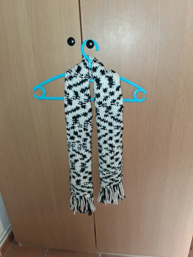 Bufanda tejida a mano blanco y negro de 1,10 *0,20
