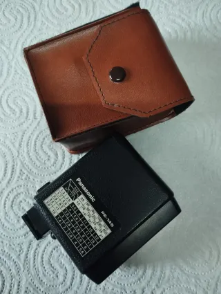 Flash Panasonic PE-145 con funda