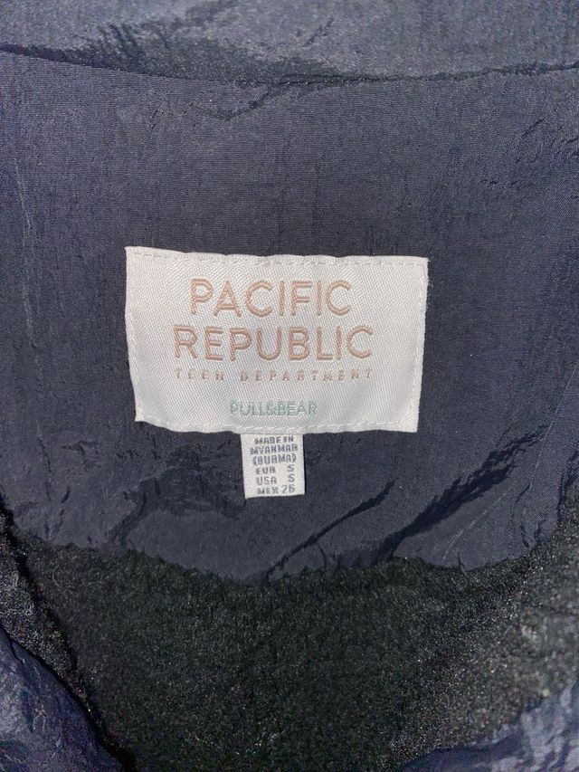 Chaleco acolchado capucha mujer Pull&Bear negro