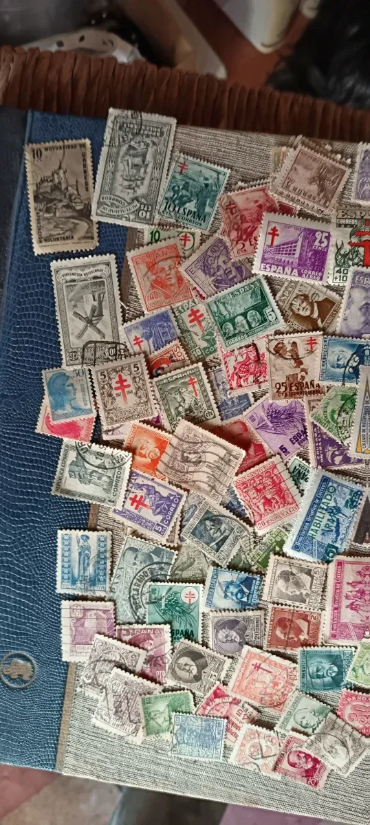 200 Sellos España Antiguos, usados y Sin Repetir