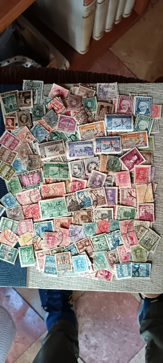 200 Sellos España Antiguos, usados y Sin Repetir