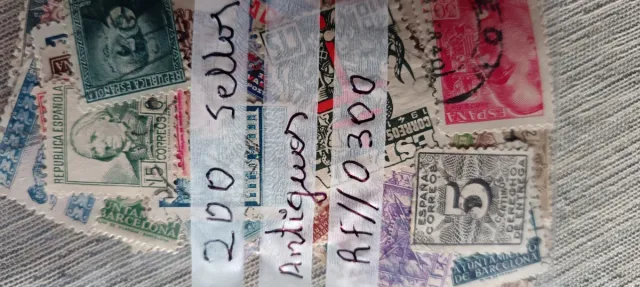 200 Sellos España Antiguos, usados y Sin Repetir