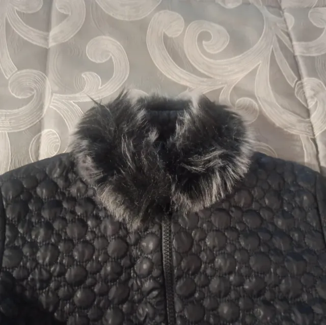 Chaqueta acolchada con pelo