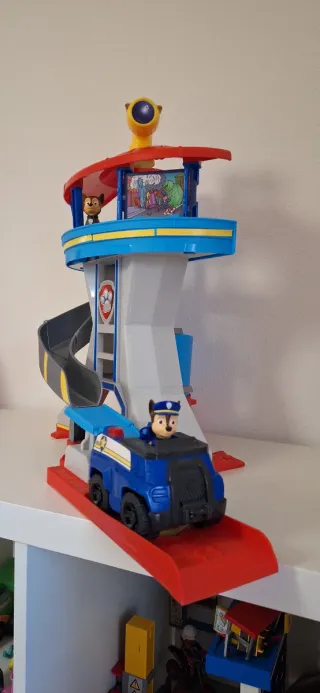 Cuartel Patrulla Canina con Vehículos