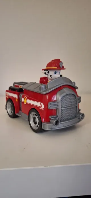 Cuartel Patrulla Canina con Vehículos