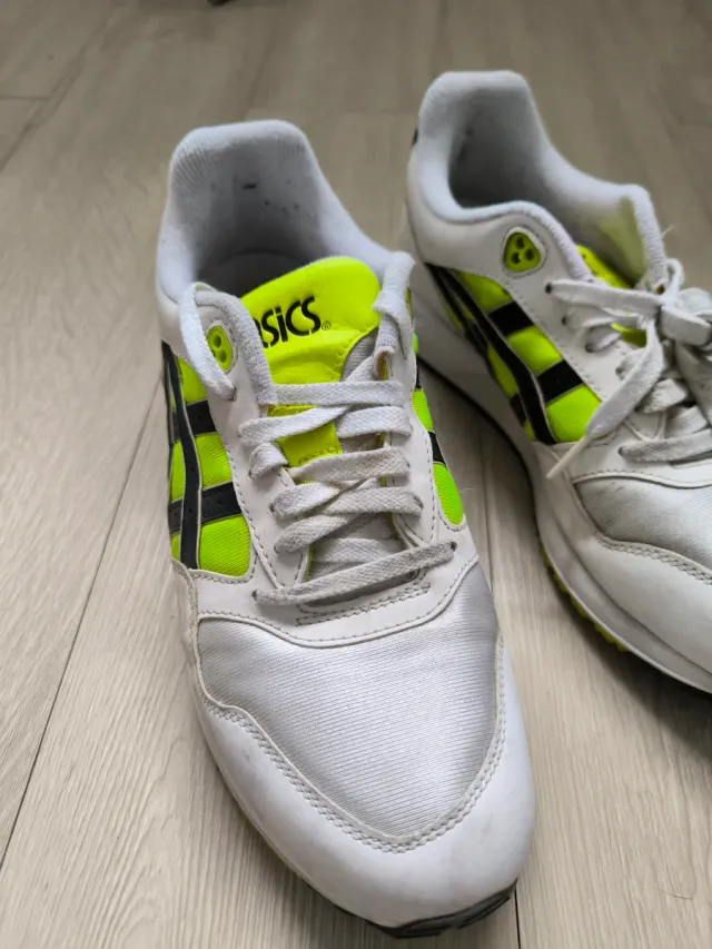 ASICS GELSAGA Verde y Blanco