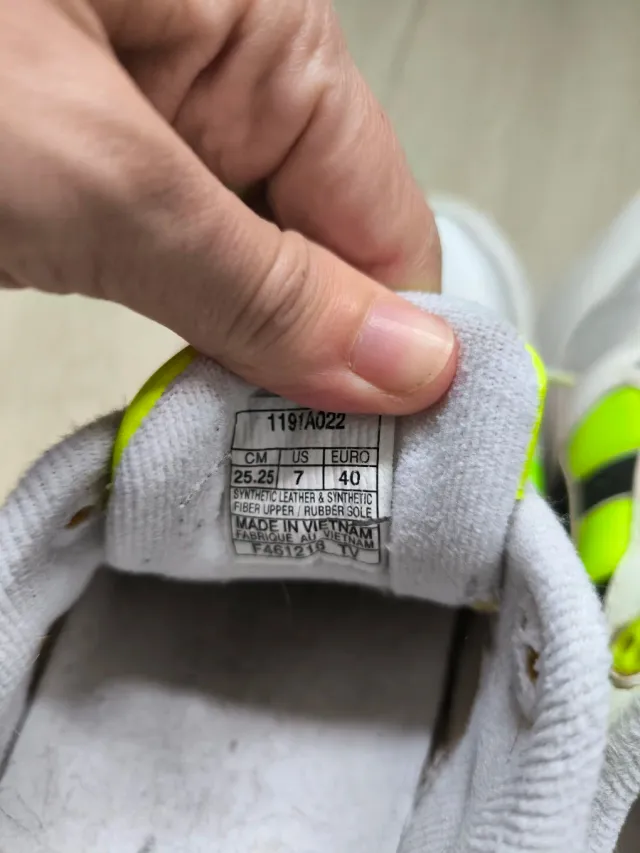 ASICS GELSAGA Verde y Blanco