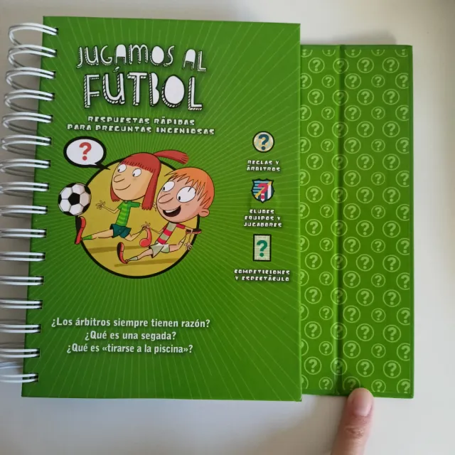 Los superpreguntones. Jugamos al fútbol