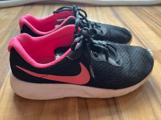 Zapatillas Nike Negro y Rosa Talla 38