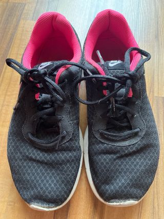Zapatillas Nike Negro y Rosa Talla 38