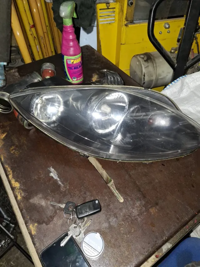 Faro derecho Seat León MK2 / Altea