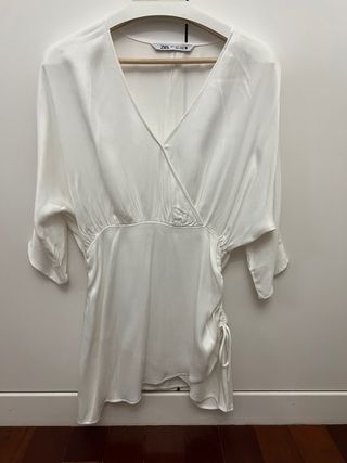 Vestido ZARA satinado blanco mini