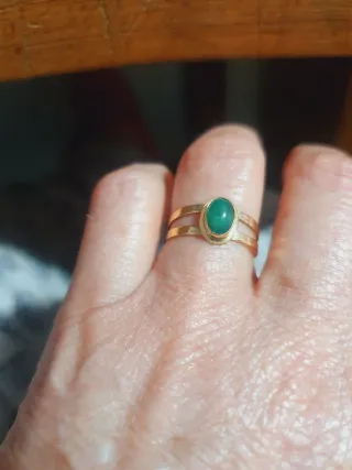 Anillo Oro 18K con Esmeralda