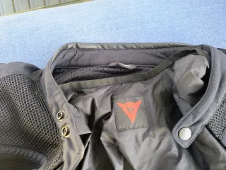 Cazadora Moto Dainese Negra y Roja