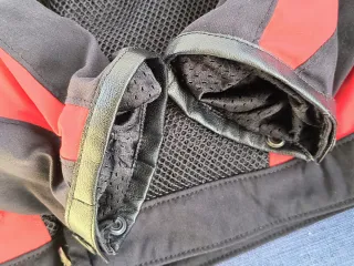 Cazadora Moto Dainese Negra y Roja