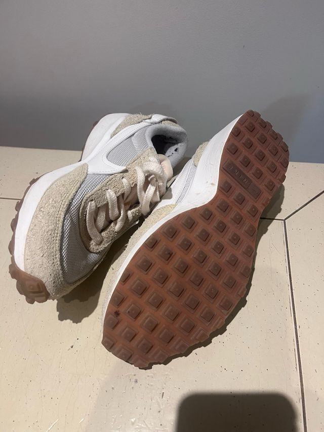 Nike Bambas Beige y Blancas