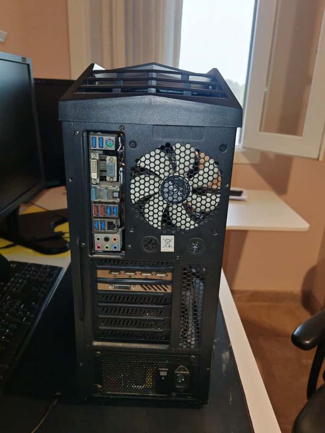 PC Sobremesa Gigabyte (Placa Base Averiada)