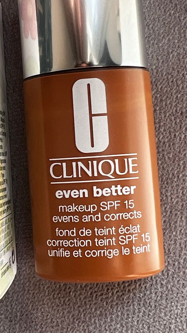 Clinique Even Better Base WN 114 Golden