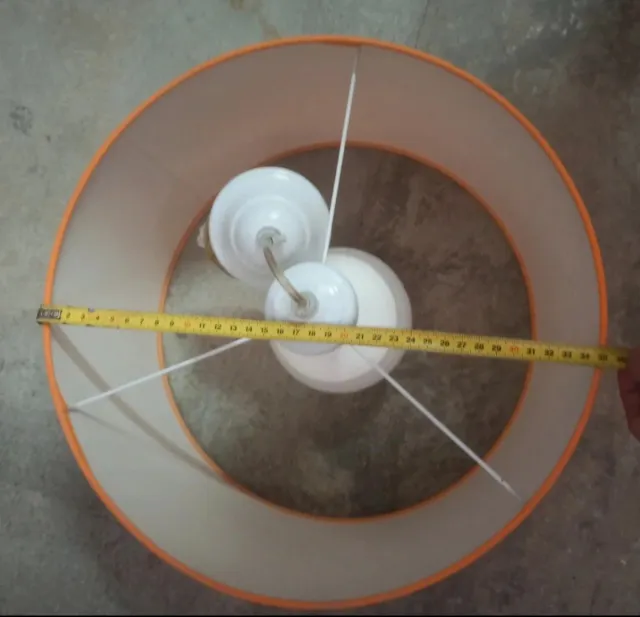 Lámpara de tela naranja