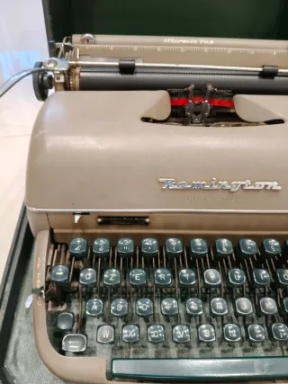 Macchina da scrivere Remington Rand