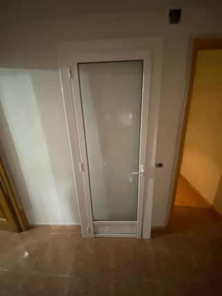 Puerta aluminio con cristal