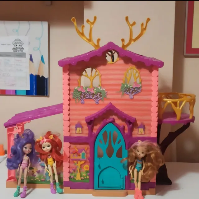 Casa Enchantimals con muñecas