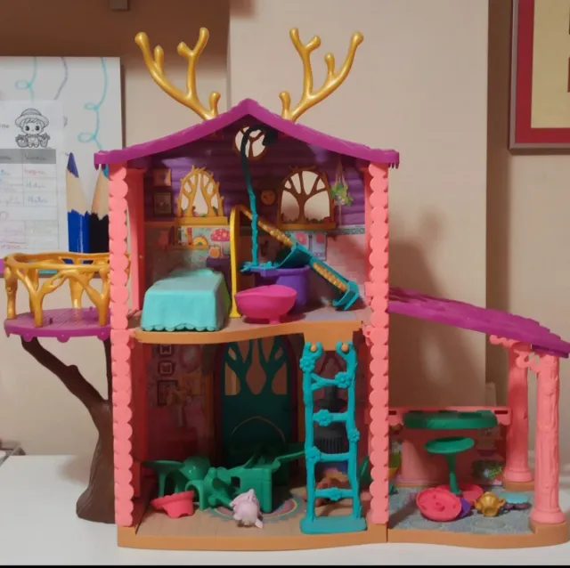 Casa Enchantimals con muñecas