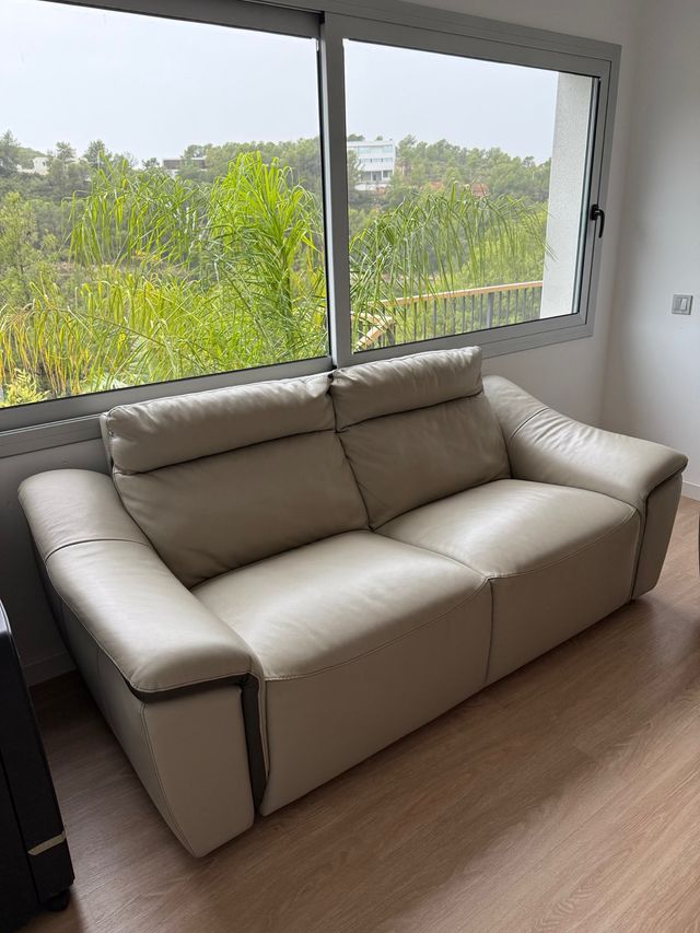 Sofá de piel beige KIBUC