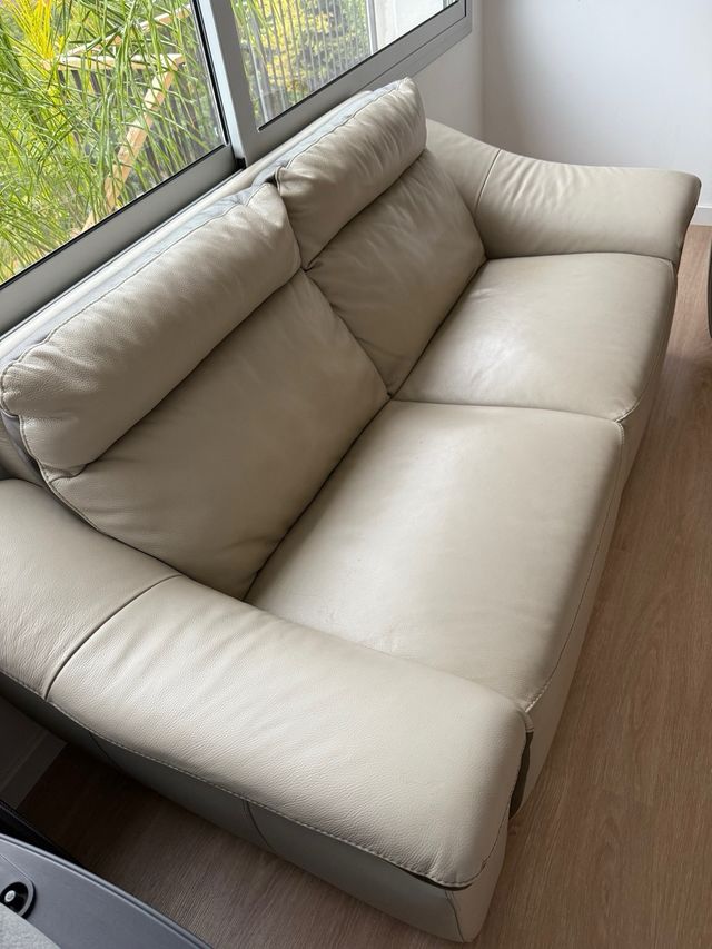 Sofá de piel beige KIBUC