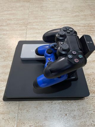 Console PS4 + 2 Controller + Hard Disk 640gb