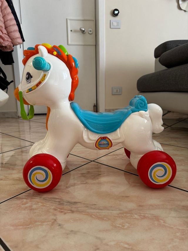 Cavalluccio Clementoni cavalcabile o dondolo